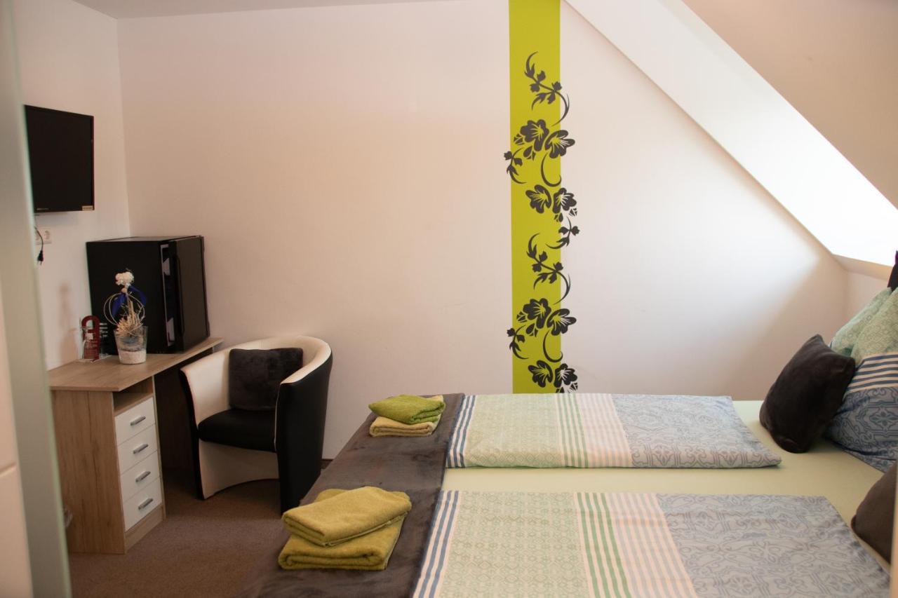 Die Schlafstube - Bed & Breakfast Zeltweg Eksteriør bilde