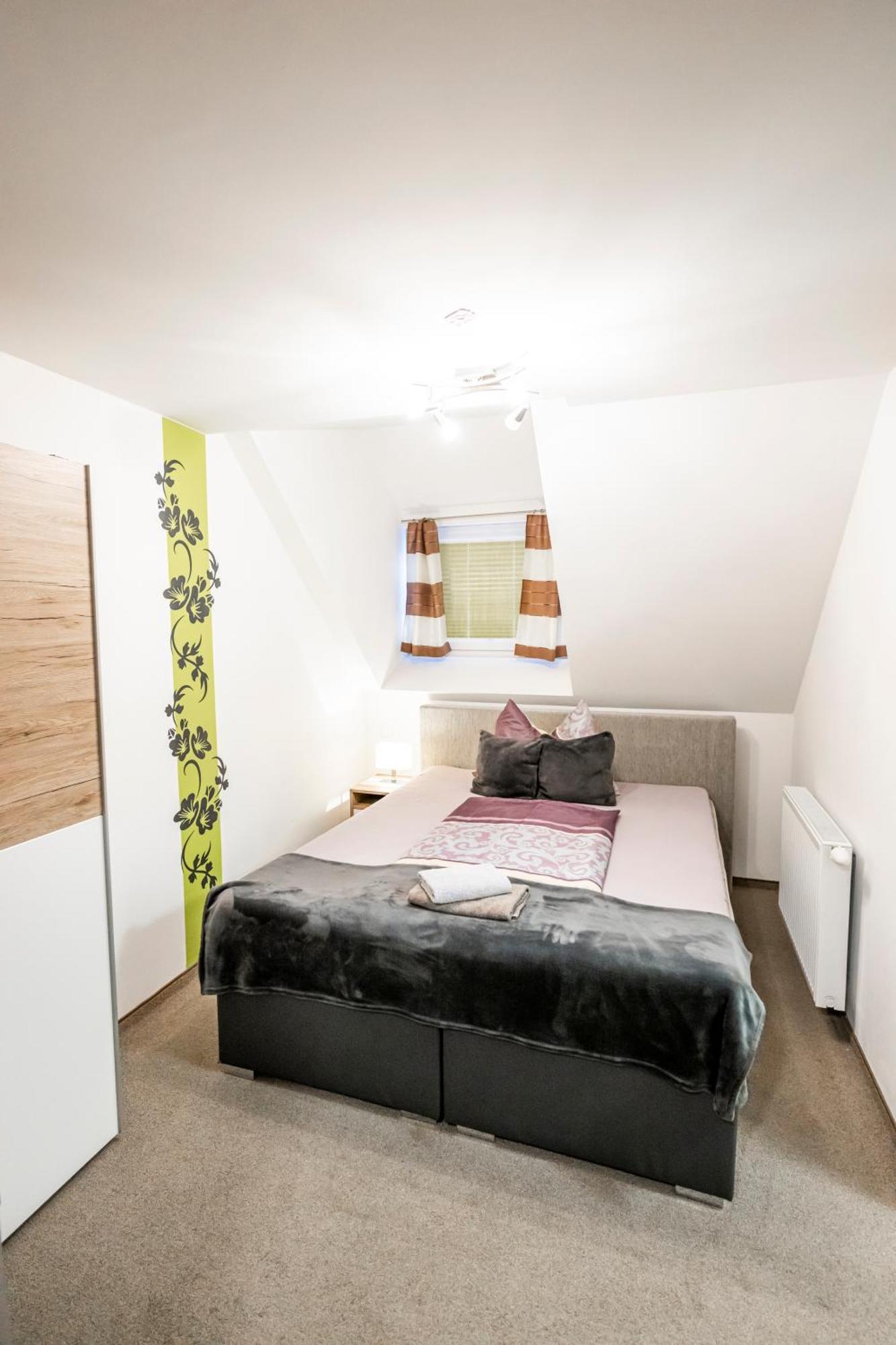 Die Schlafstube - Bed & Breakfast Zeltweg Eksteriør bilde